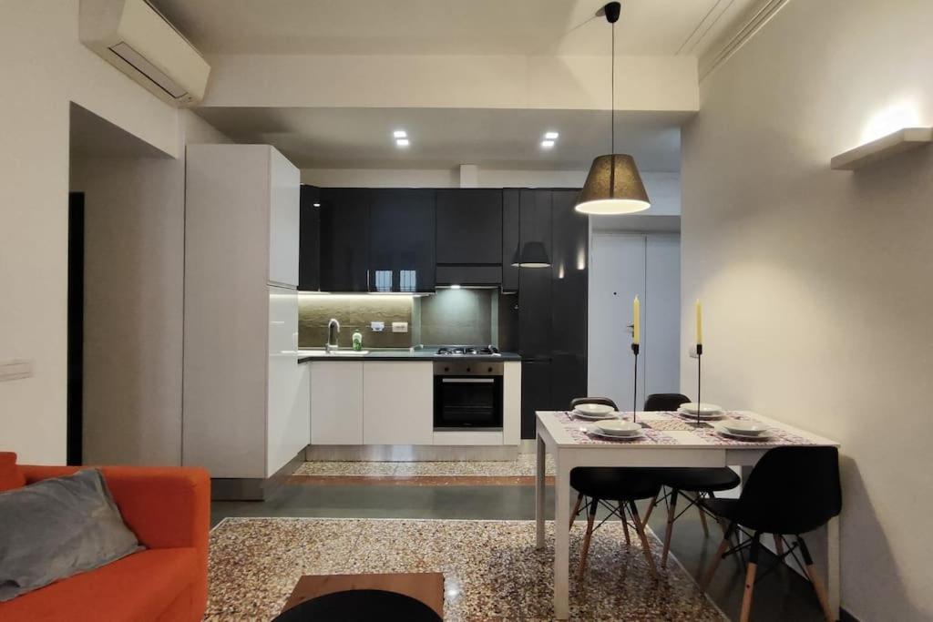 רומא Cozy Apartment Near The Colosseum מראה חיצוני תמונה